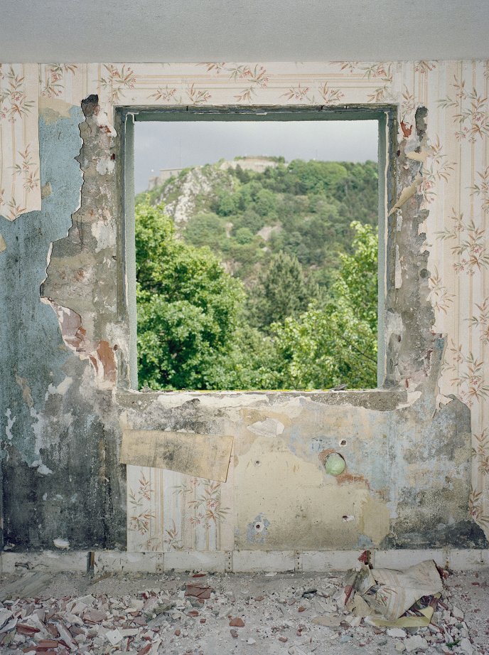 Sans titre, Mathieu Pernot, série des fenêtres, Cherbourg, 2007