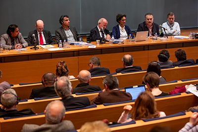 Photo of the Vivre Avec round table