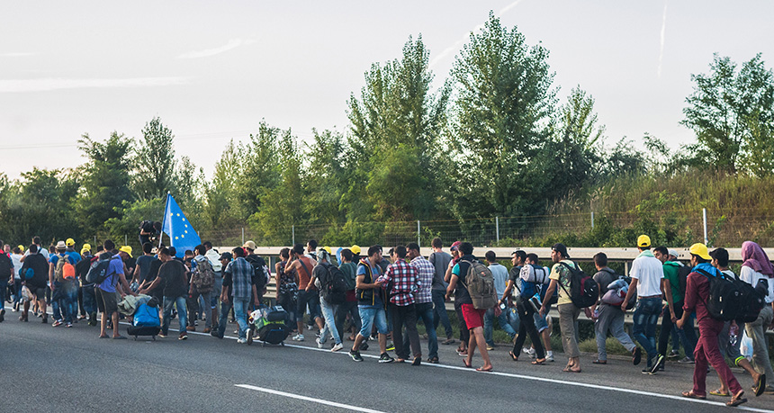 Marche de réfugiés en Hongrie se dirigeant vers l'Autriche (4 septembre 2015)