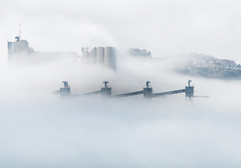 City in the fog of pollution