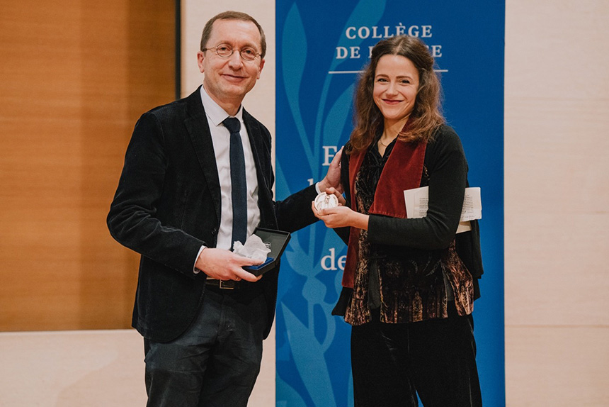 Prof. William Marx and the winner, Matilde Manara, at the Collège de France 2022 awards ceremony