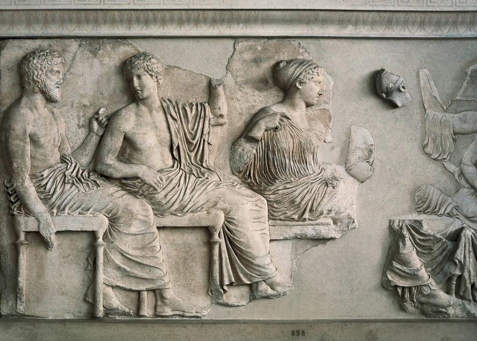 Poséidon, Apollon, Artémis et Aphrodite dans l'assemblée des dieux de la frise du Parthénon