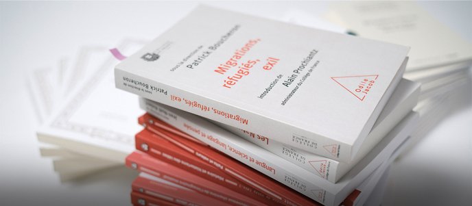 Pile de livres des Éditions du Collège de France