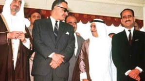 Photo prise lors du sommet de la Ligue arabe de 1967 à Khartoum et représentant (de gauche à droite) le roi Faisal d’Arabie saoudite, Gamal Abdel Nasser d’Égypte et des dirigeants du Yémen, du Koweït et de l’Irak. (Wikipedia)