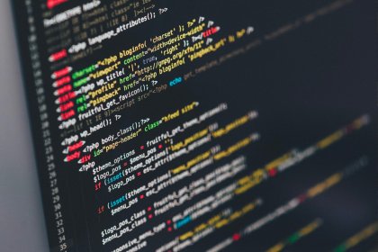 Lignes de codes sur un écran d'ordinateur