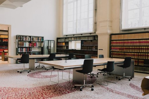 Salle de lecture bibliothèque d'études tibétaines