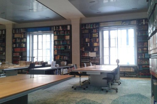 Salle de lecture de la bibliothèque d’assyriologie et d’études ouest-sémitiques