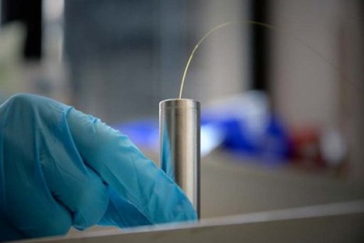 Experimental set-up consisting of an 18650 cell and fiber Bragg (FBG) sensors