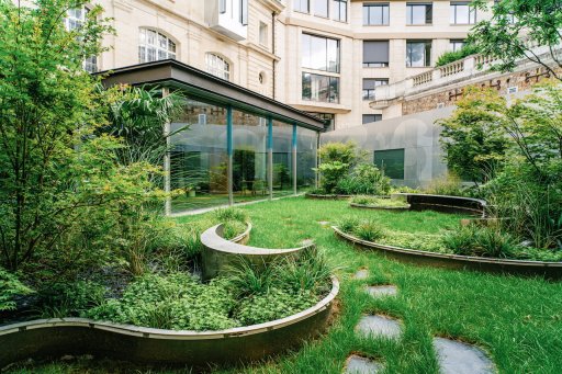 Cour intérieure de l'Institut des civilisations.