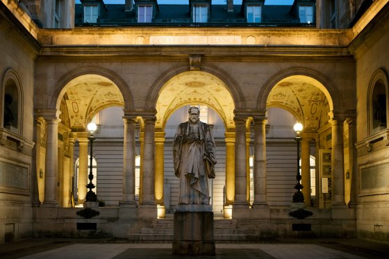 Statue of Guillaume Budé, Budé courtyard, Collège de France.