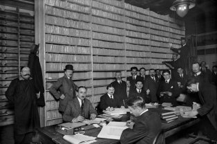 Archives de la préfecture de paris 1930. Musée national de l'histoire de l'immigration, anonyme, service des étrangers de la prefecture de police de Paris.