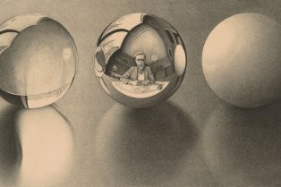 Reflet d'un homme dans une boule en verre