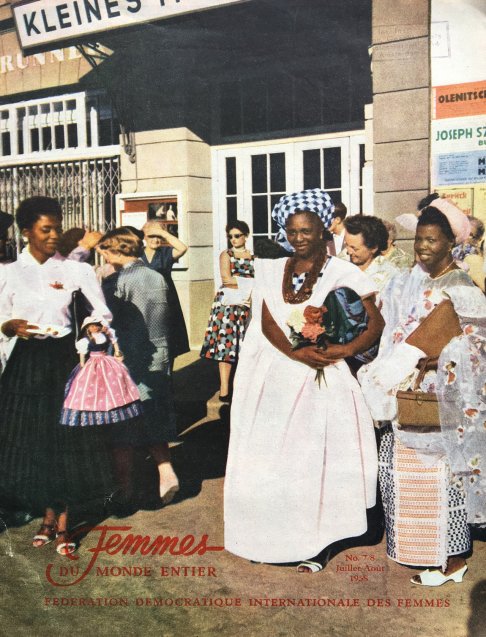 Cover of Femmes du monde entier magazine, July 1958