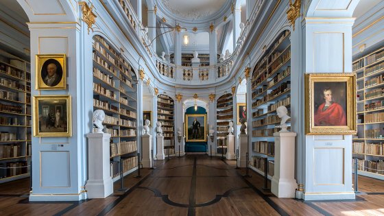 Vue du « Rococo Hall » de la la bibliothèque Duchess Anna Amalia, à Weimar