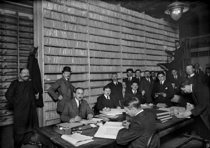 Archives de la préfecture de paris 1930. Musée national de l'histoire de l'immigration, anonyme, service des étrangers de la prefecture de police de Paris.