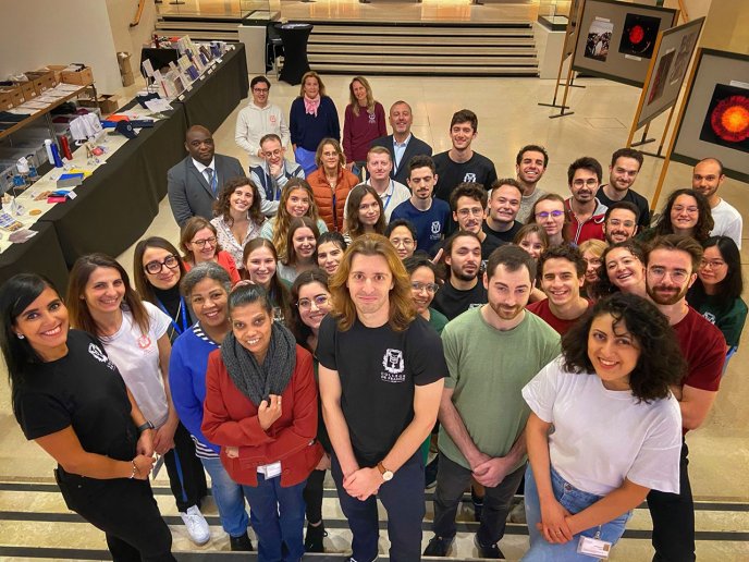 Photo de groupe du personnel du Collège de France lors la Fête de la science 2024.