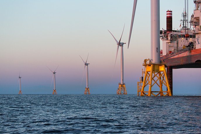 Éoliennes en eaux profondes
