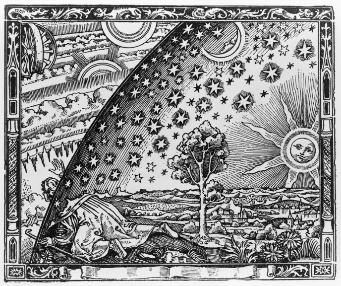 "Gravure sur bois de Flammarion" ou "gravure au pélerin" : un homme vêtu d'un vêtement long se tient à genoux sous un ciel hémisphérique où s'accrochent le Soleil, la Lune et les étoiles.