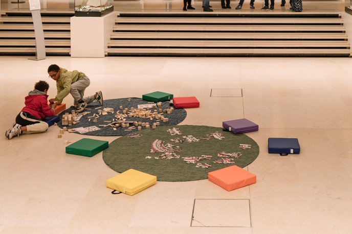 Des enfants participant aux jeux dans le foyer JEP 2025