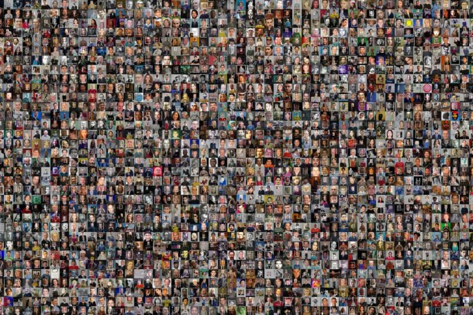 Image constituée d'une multitude de portraits