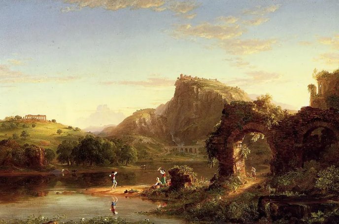 Afficher l'image en plein écran : Paysage vallonné avec un lac, des ruines antiques envahies par la végétation, des promeneurs au bord de l’eau et une montagne baignée par la lumière du coucher du soleil
