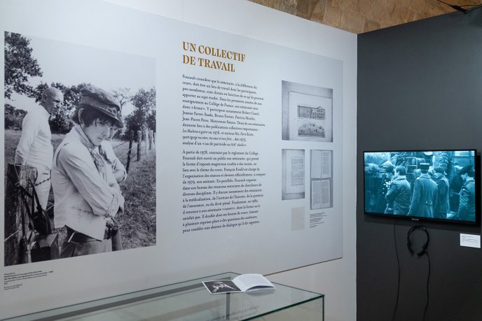 Afficher l'image en plein écran : Panneau de l'exposition "Foucualt, une aventure intellectuelle au Collège de France"